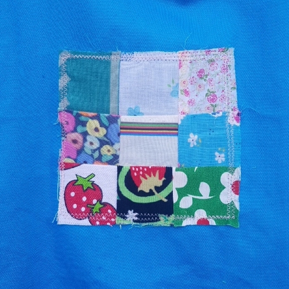 Patch & Roam sky blue patchwork small tote bag w/ raspberry red shoudler straps - Picture 3 of 6